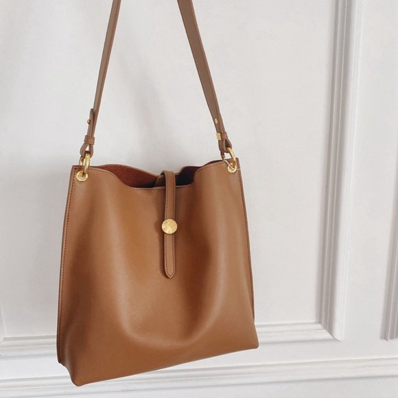 Versatile INS fashionable hand held slant bag for women display picture 3